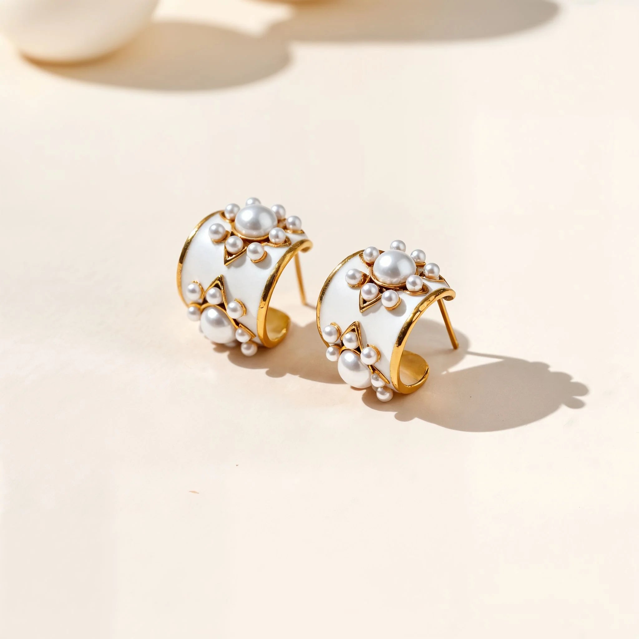 C’Est Chic Pearl Earrings
